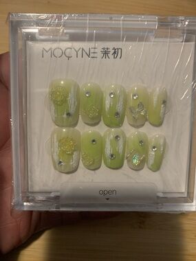 MOCYNE Lime Green 3D Floral Rhinestone Press-On Nails 💅